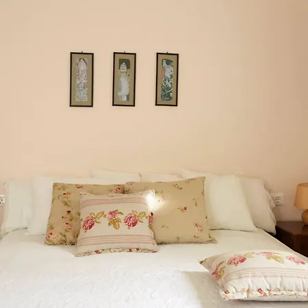 Flower And Crafts - The Eco Nature House Monolithos (Santorini)