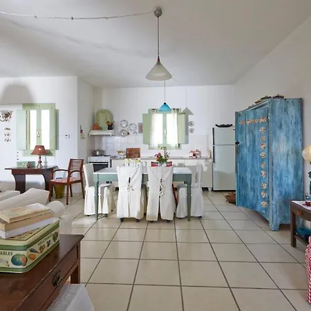 Holiday home Flower And Crafts - The Eco Nature House Monolithos (Santorini)
