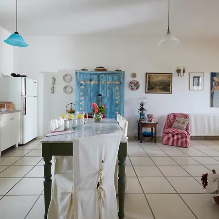 Дом отдыха Flower And Crafts - The Eco Nature House Монолитос